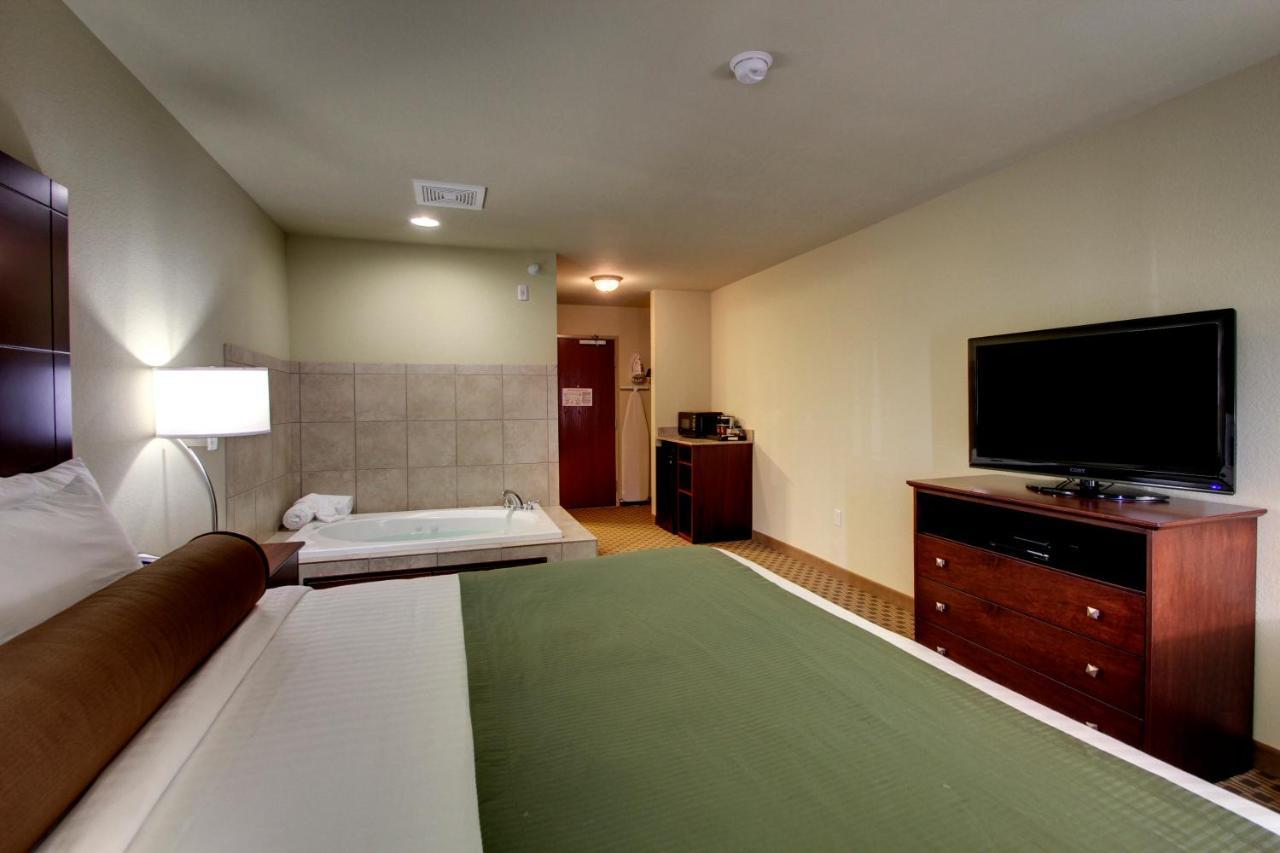 Cobblestone Inn & Suites - Carrington Ngoại thất bức ảnh
