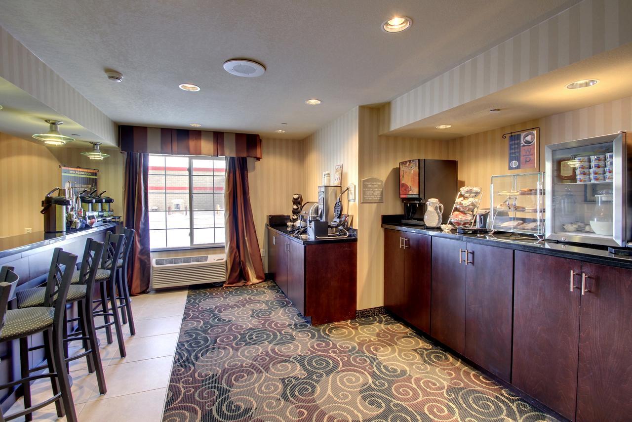 Cobblestone Inn & Suites - Carrington Ngoại thất bức ảnh