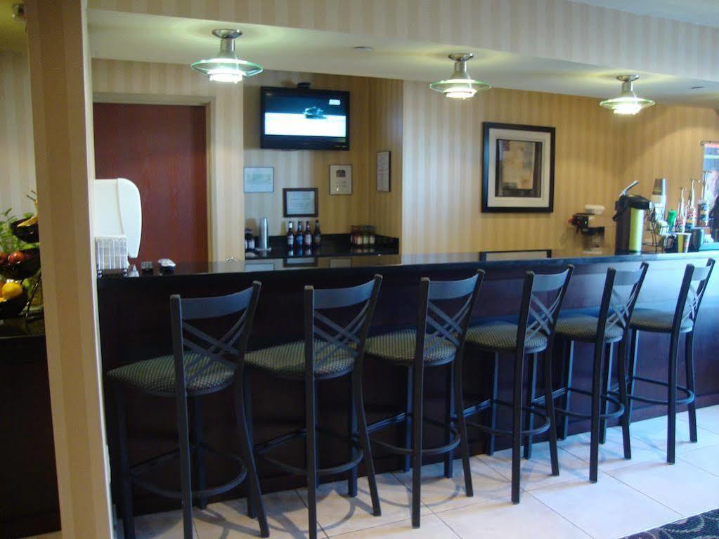 Cobblestone Inn & Suites - Carrington Ngoại thất bức ảnh