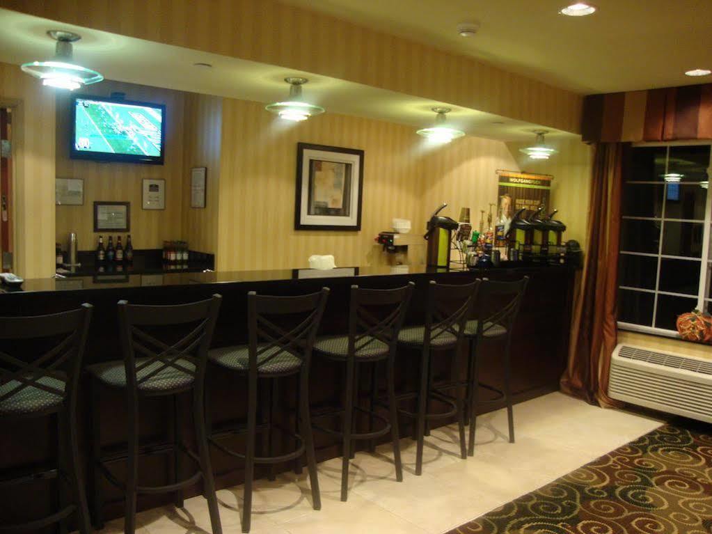 Cobblestone Inn & Suites - Carrington Ngoại thất bức ảnh