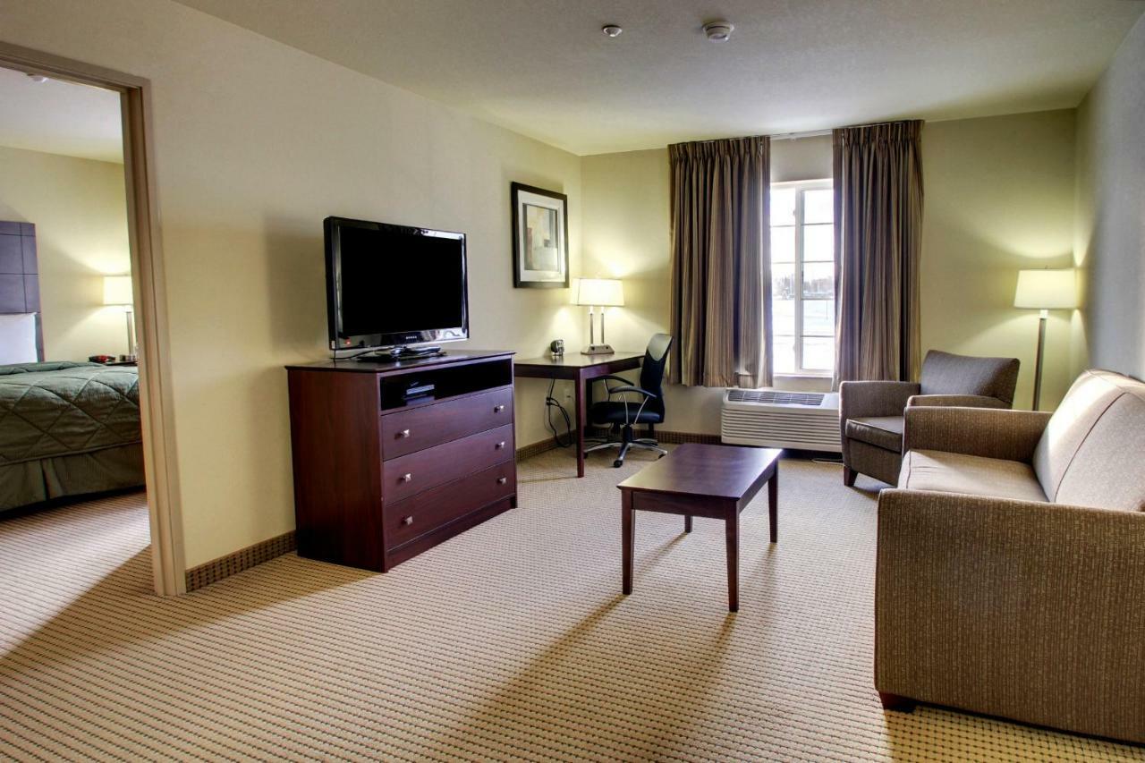 Cobblestone Inn & Suites - Carrington Ngoại thất bức ảnh