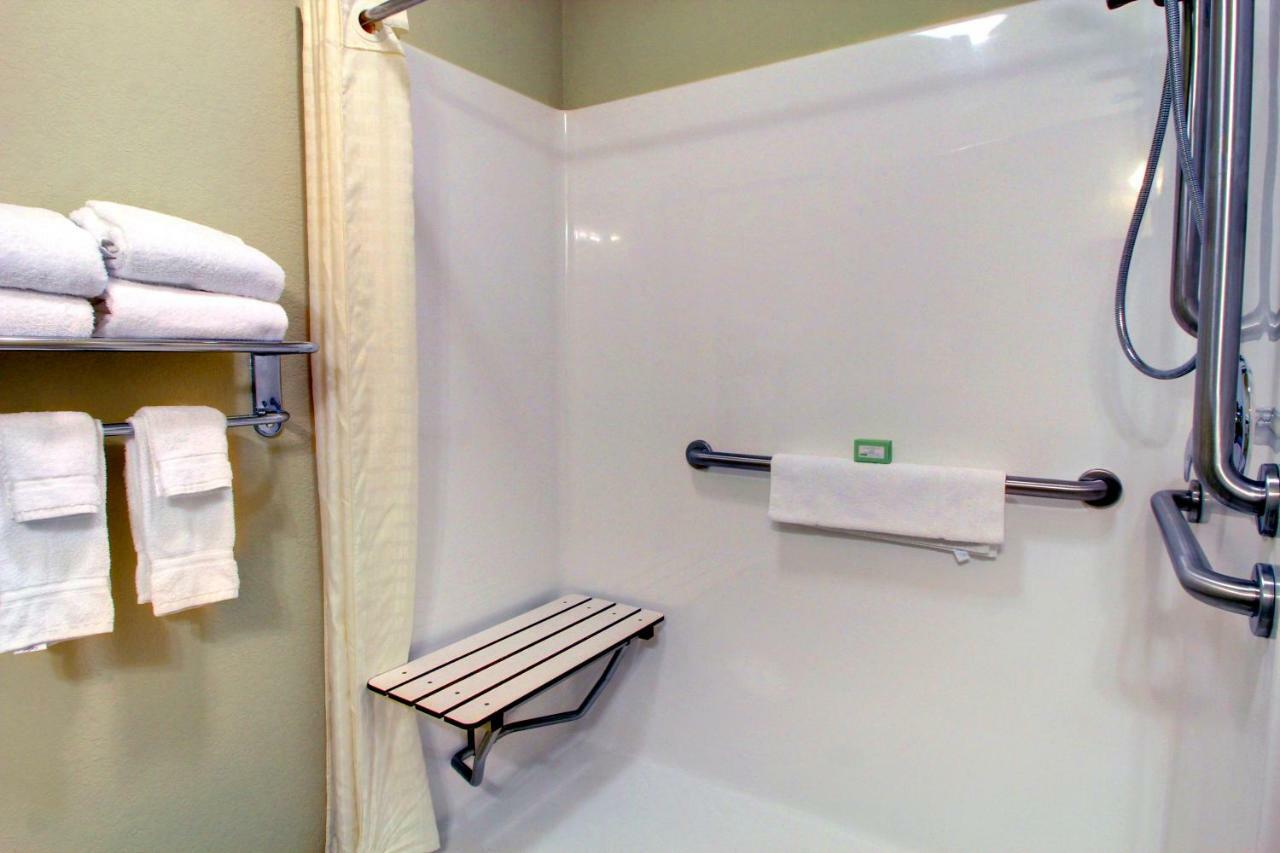 Cobblestone Inn & Suites - Carrington Ngoại thất bức ảnh